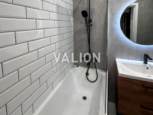 Продажа 2-к квартиры ул. Михаила Максимовича 28д