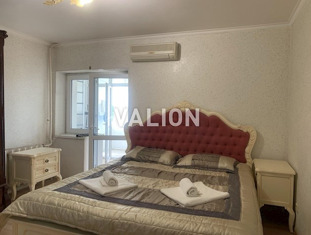 Продам 3 комн. по ул. Левка Лукьяненка 2/4, метро Оболонь.