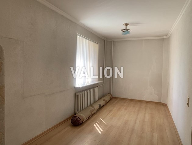 Продам 3 комн. по ул. Левка Лукьяненка 2/4, метро Оболонь.