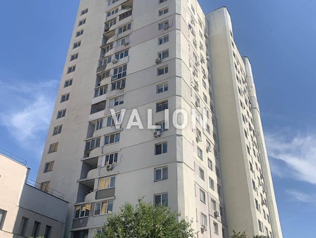 Продам 3 комн. по ул. Левка Лукьяненка 2/4, метро Оболонь.