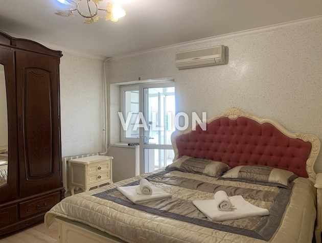 Продам 3 комн. по ул. Левка Лукьяненка 2/4, метро Оболонь.