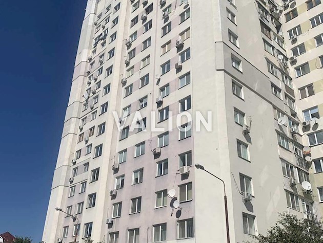 Продам 3 комн. по ул. Левка Лукьяненка 2/4, метро Оболонь.