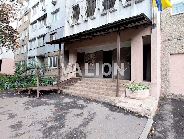 Продажа 2к квартиры с ремонтом, Лятошинского 18 Голосеевский р-н, массив Теремки-2, Правый берег