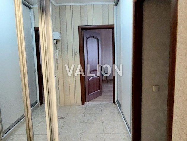 Продажа 2к квартиры с ремонтом, Лятошинского 18 Голосеевский р-н, массив Теремки-2, Правый берег