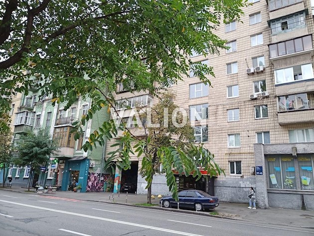 Продаж 4 кімн. квартири вул. Січових Стрільціва 59/ 65 в Шевченківськомсу районі, центр. Покровский монастир.