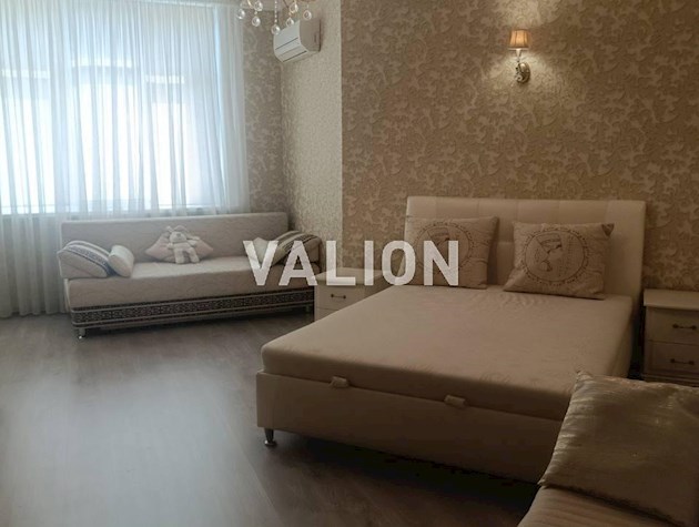 Продажа большой 1-к квартиры ул. Анны Ахматовой 22, Позняки