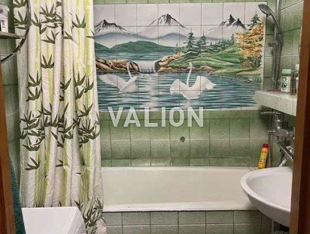 Продаж 3-к квартири вул. Срібнокільська 14