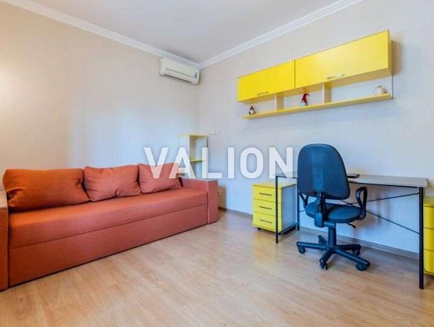 Продаж 4-к квартири Харківське шосе 152