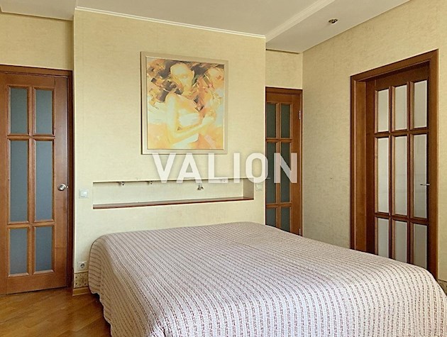 Продажа 3-комнатной квартиры ул. Сверстюка, 52-В Днепровский район