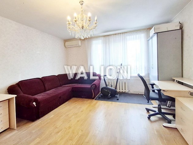 Продажа 3 – комн. квартиры, Новобеличи, ул. А. Булаховского 5-Б, Святошинский район, Академгородок.