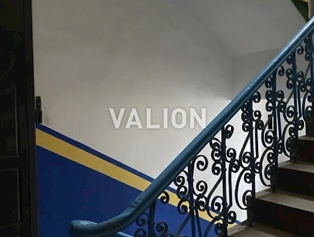 Квартира 117,6 кв.м в центре! Царский дом ул. Дмитриевская 19А. Потолки 4,2 м!