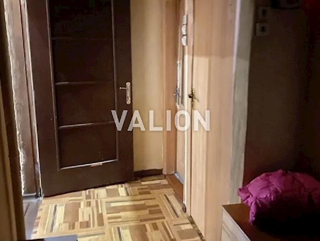 Квартира 117,6 кв.м в центре! Царский дом ул. Дмитриевская 19А. Потолки 4,2 м!