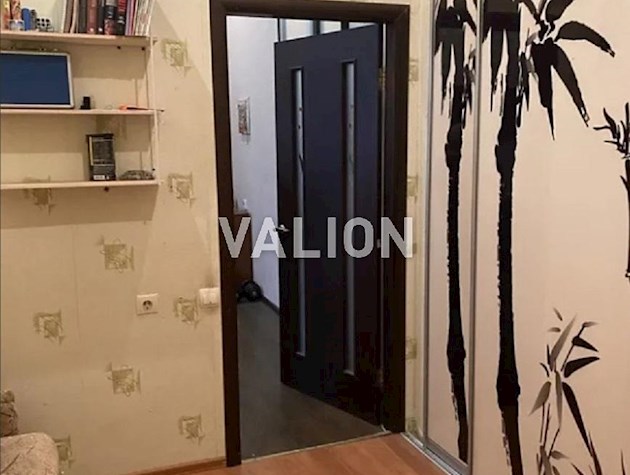 Квартира 117,6 кв.м в центре! Царский дом ул. Дмитриевская 19А. Потолки 4,2 м!