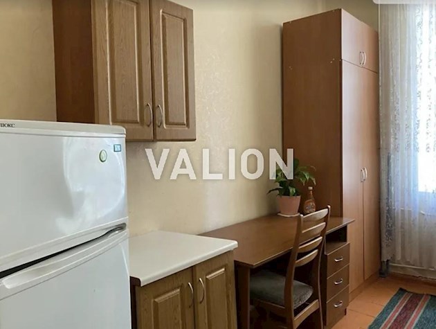 Квартира 117,6 кв.м в центре! Царский дом ул. Дмитриевская 19А. Потолки 4,2 м!