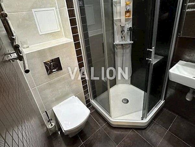 Продаж 3- к квартири в ЖК Корона на вул. Срібнокільська, 1