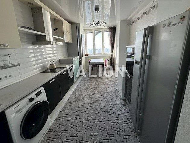 Продаж 3- к квартири в ЖК Корона на вул. Срібнокільська, 1