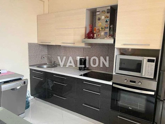 Продаж 2-к квартири вул. Петра Калнишевського 6