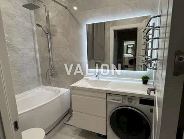 Продажа 1-комнатной квартиры Кадетский Гай 8