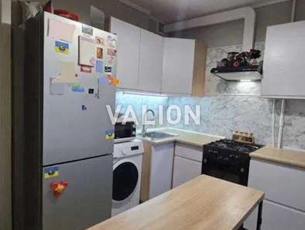 Продаж 1-к квартири вул. Князя Романа Мстиславича 4