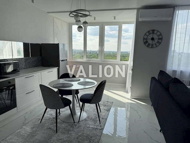 Продаж 1-к квартири вул. Українська 6