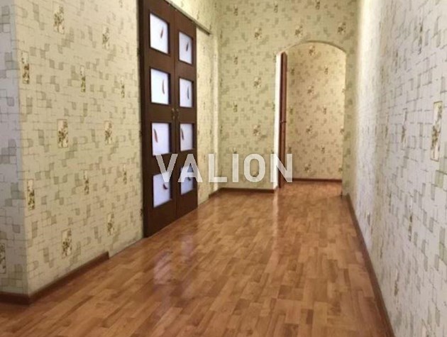 Продаж 3-к квартири вул. Степана Рудницького 5