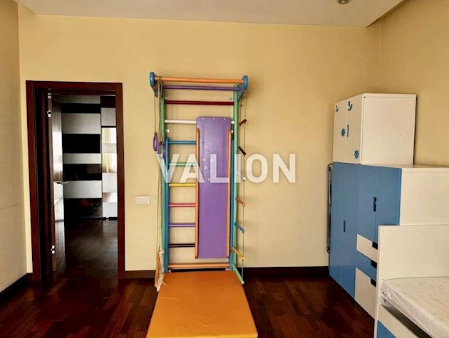 Продаж 3-к квартиры ул. Лисичанская 29