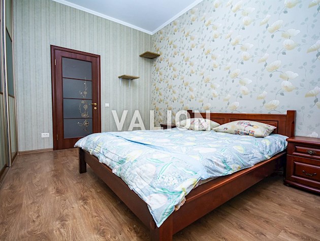 Продається 3-х кімнатна квартира, Деснянському районі, Троєщина, вул.Радунська 2/18