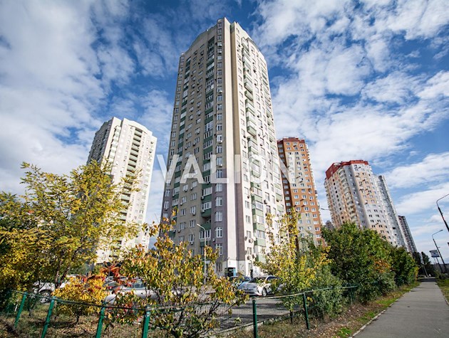 Продається 3-х кімнатна квартира, Деснянському районі, Троєщина, вул.Радунська 2/18