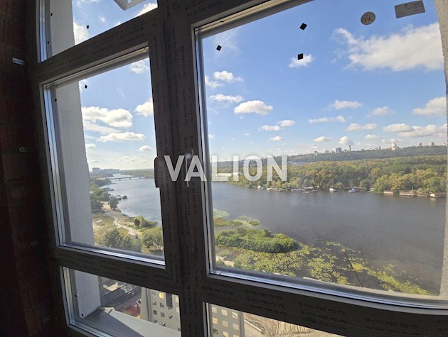 Продается 1-комнатная квартира в ЖК Русановская Гавань.