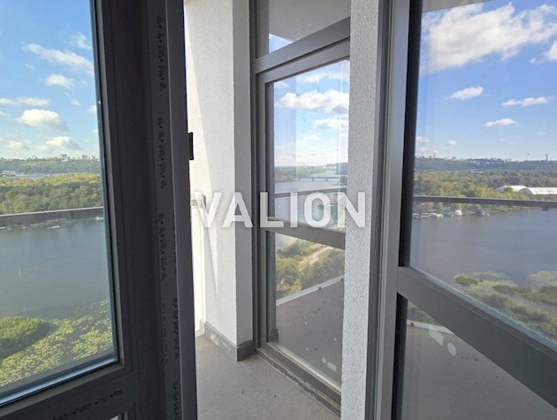 Продается 1-комнатная квартира в ЖК Русановская Гавань.