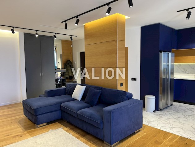 Продажа 3-х комнатной квартиры с дизайнерским ремонтом, Осокорки, ул. Бориса Гмыри, 4