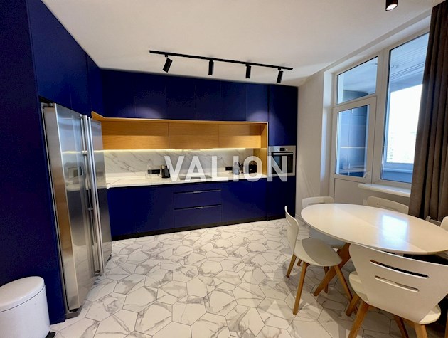 Продажа 3-х комнатной квартиры с дизайнерским ремонтом, Осокорки, ул. Бориса Гмыри, 4