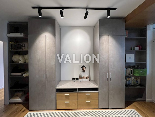 Продажа 3-х комнатной квартиры с дизайнерским ремонтом, Осокорки, ул. Бориса Гмыри, 4