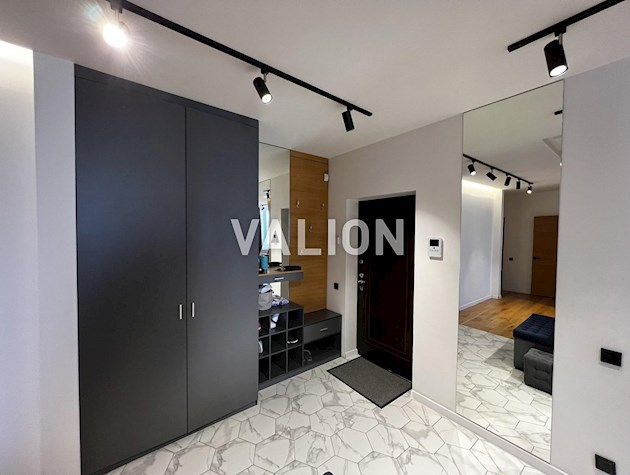 Продажа 3-х комнатной квартиры с дизайнерским ремонтом, Осокорки, ул. Бориса Гмыри, 4