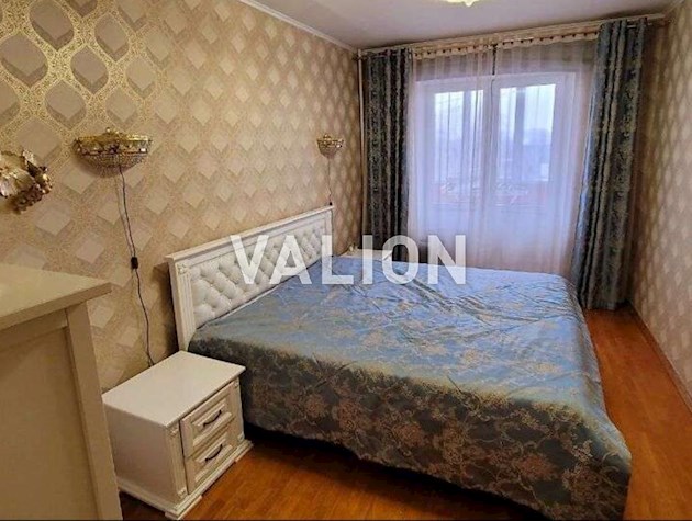 Продажа 4-к квартиры ул. Салютная 4а Шевченковский район