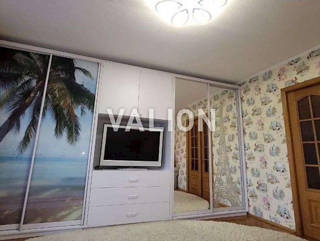 Продажа 4-к квартиры ул. Салютная 4а Шевченковский район