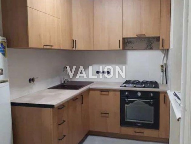 Продаж 3-к квартири вул. Рижська 8