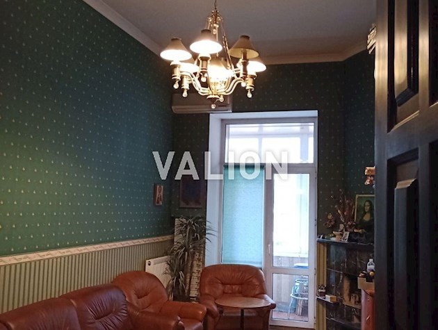 Продаж 4-кімнатної, дворівневої квартири, вул. Бульварно – Кудрявська 15, центр. Царський будинок.
