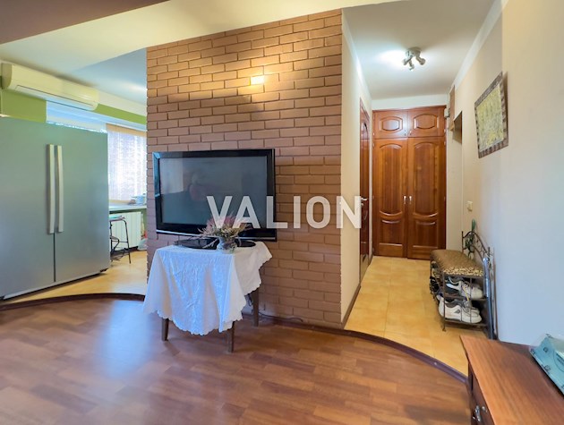 Продажа 2 комн. квартиры 46 кв.м по ул. Владимира Сикевича 12, Севастопольская площадь