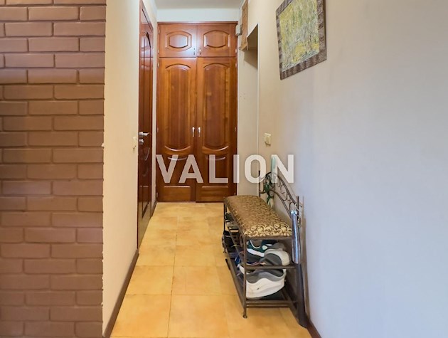 Продажа 2 комн. квартиры 46 кв.м по ул. Владимира Сикевича 12, Севастопольская площадь