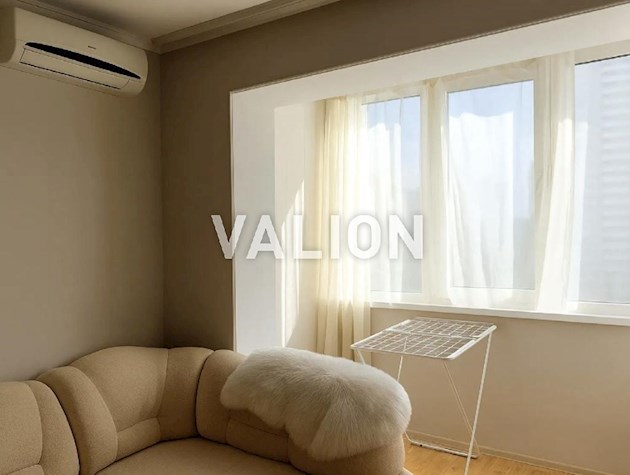 Продам 3 комн. по ул. Йорданская 11 а., метро Оболонь.