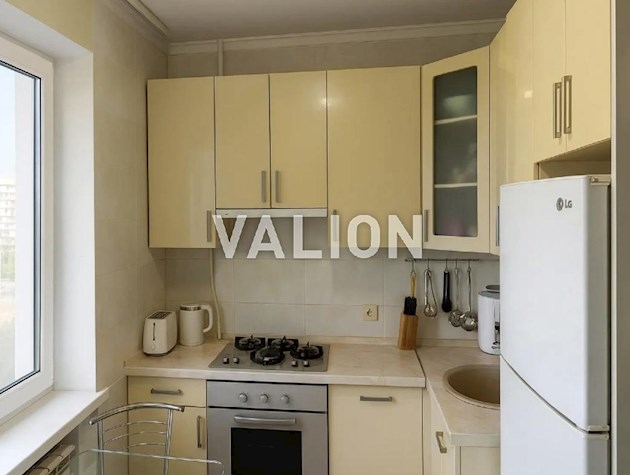 Продам 3 комн. по ул. Йорданская 11 а., метро Оболонь.