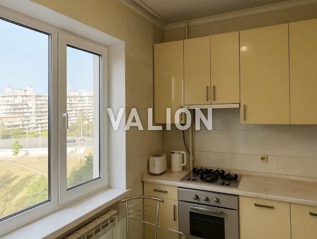 Продам 3 комн. по ул. Йорданская 11 а., метро Оболонь.