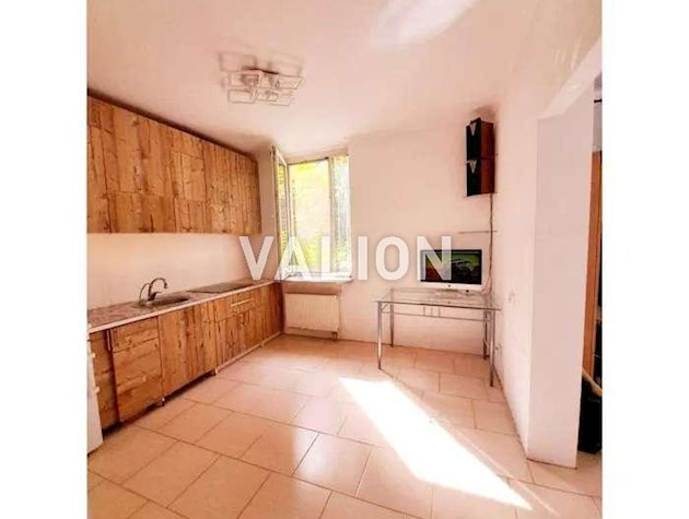 Продаж 2-к квартири вул. Регенераторна 4