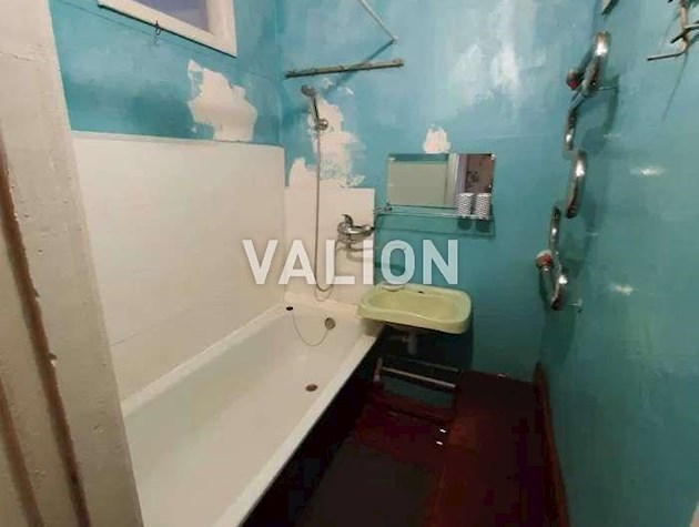 Продаж 2-к квартири вул. Сосницька 10