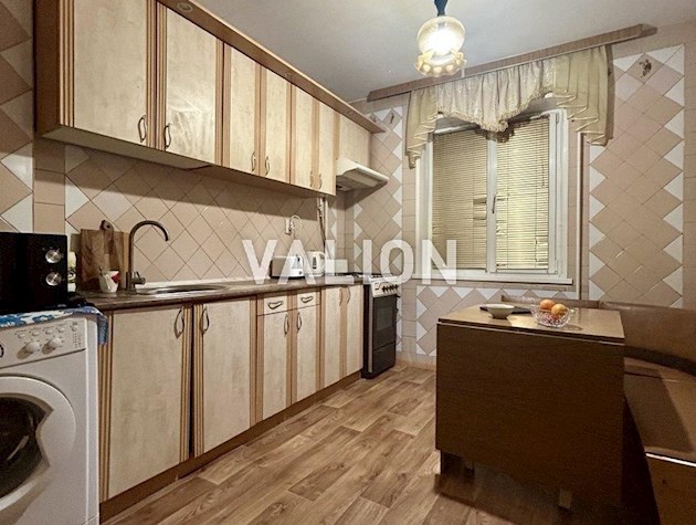 Продается 3-комнатная квартира возле метро Харьковская, улица Кошица, 7