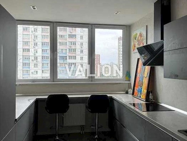 Продажа 5-к квартиры ул. Драгоманова 2