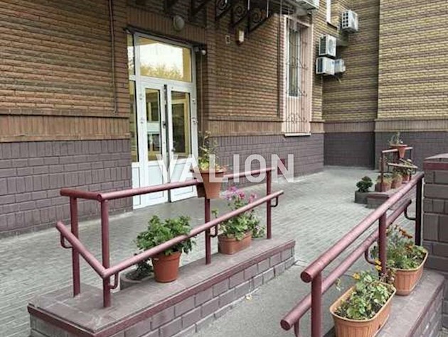 Продаж 3-к квартири Харківське шосе 182