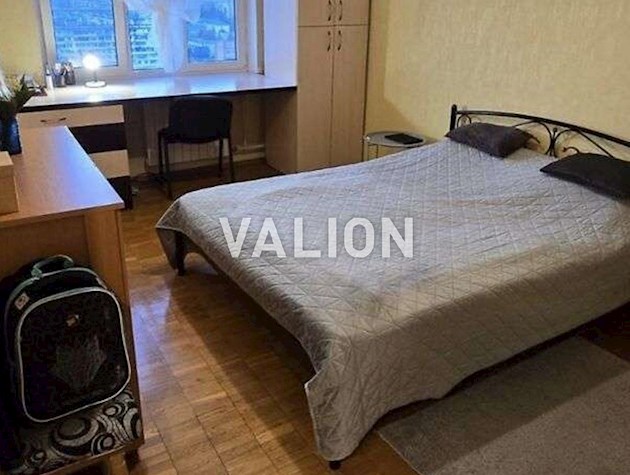 Продажа двухкомнатной квартиры на Оболонской (Дружбы Народов) пл. 3