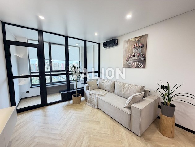 Продажа 1-комнатной квартиры в ЖК «Варшавский-2», ул. Семьи Кристеров, 16